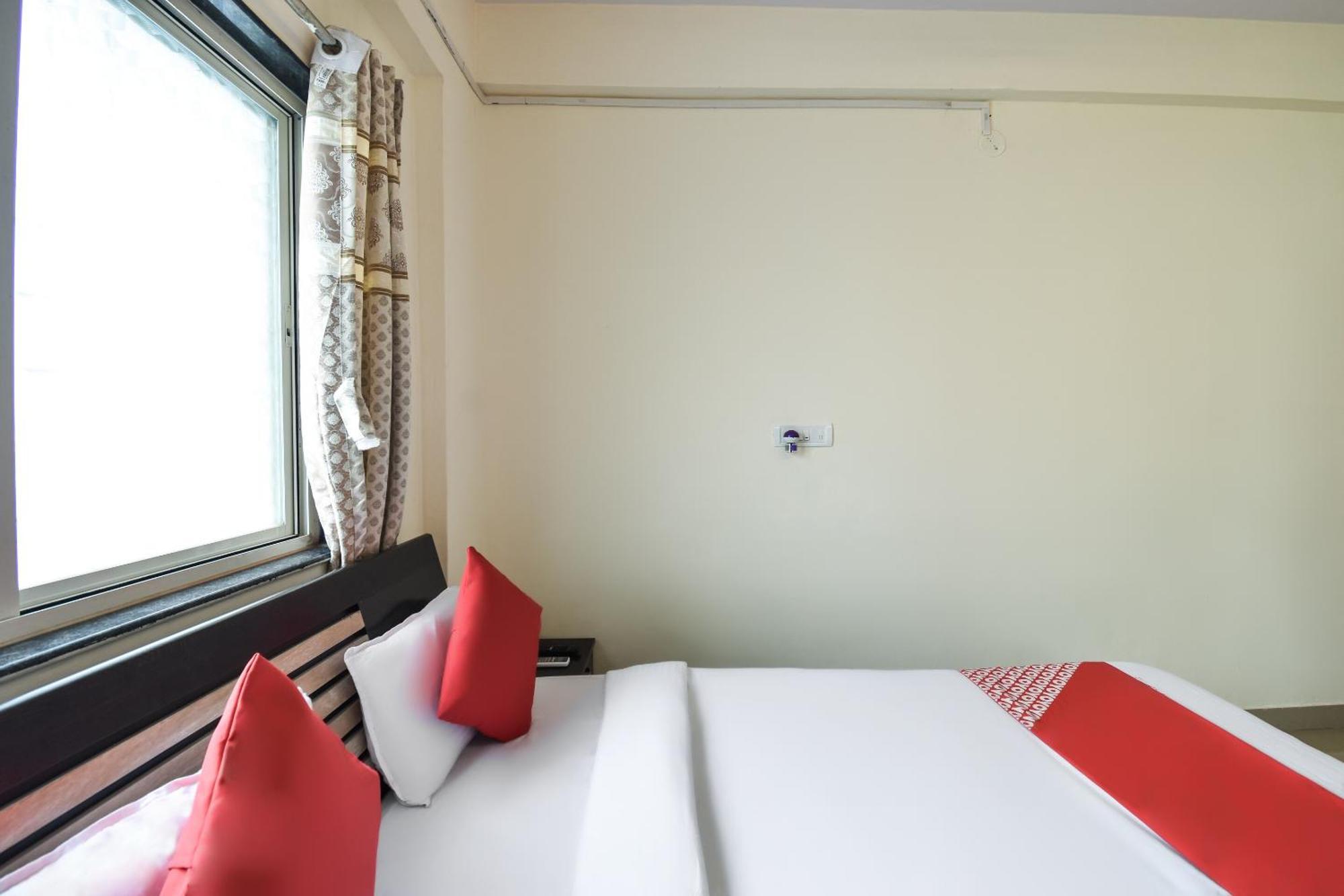Hotel O Felicita Inn Near Seasons Mall Kharadi Exterior foto